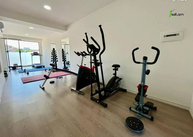 3 սենյականոց բնակարան նորակառույց շենքում Վերին Անտառային փողոցում, 130 քմ, 3/15 հարկ