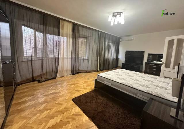 Երկու հարկանի քարե տուն Դավիթ Բեկի փողոցում Էրեբունիում, 250 քմ, 3+ սանհանգույց, եվրովերանորոգված