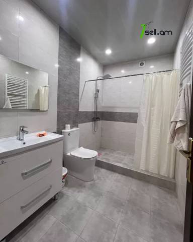 Երկու հարկանի քարե թաունհաուզ, Muracan St Էրեբունիում, 230 ք.մ., 3+ սանհանգույց