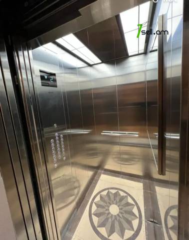 Ընդարձակ 5 սենյականոց բնակարան նորակառույց շենքում Արամ Խաչատրյան փողոցում, 305 ք.մ., 3+ սանհանգույց