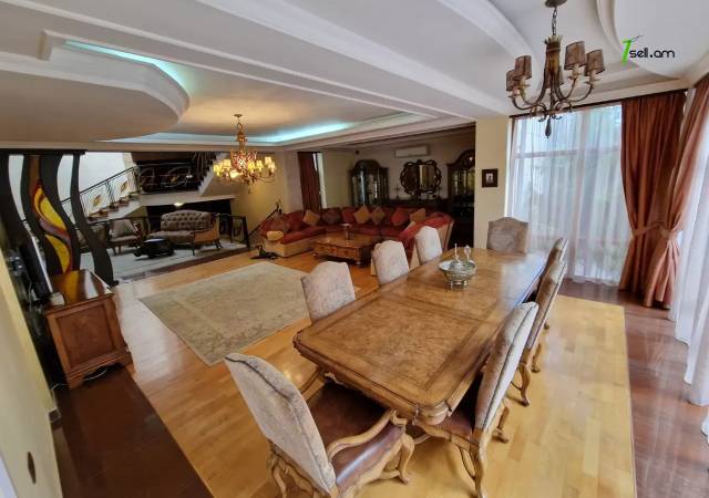 Երեք հարկանի քարե տուն, Ձոր 1 թաղամաս Դավիթաշենում, 800 ք.մ., 3+ սանհանգույց, կապիտալ վերանորոգված