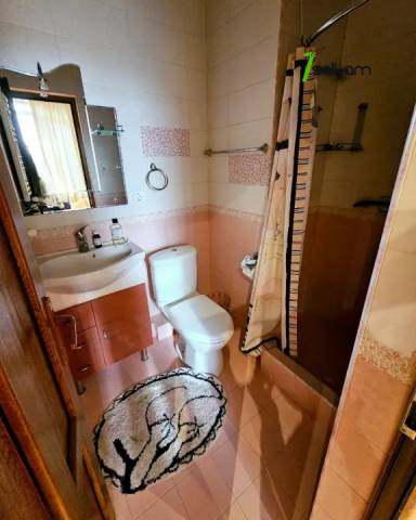 Երեք հարկանի քարե տուն, Գ-1 թաղամաս Աջափնյակում, 1391 ք.մ., 3+ սանհանգույց, կապիտալ վերանորոգված