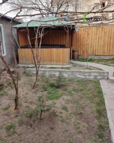 Մեկ հարկանի քարե տուն Մամիկոնյանց փողոցում Արաբկիրում, 175 ք.մ., 2 սանհանգույց, կապիտալ վերանորոգված