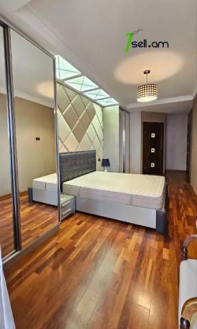 Ընդարձակ 3 սենյականոց բնակարան նորակառույց շենքում Վարդանանց փողոցում, 155 ք.մ., նախավերջին հարկ