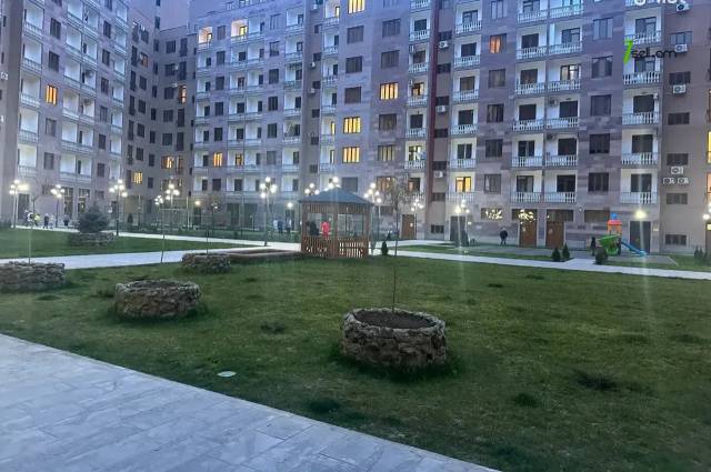 3 սենյականոց բնակարան նորակառույց շենքում Նիկողայոս Ադոնցի փողոցում, 88 քմ, 2/8 հարկ, 2 սանհանգույց