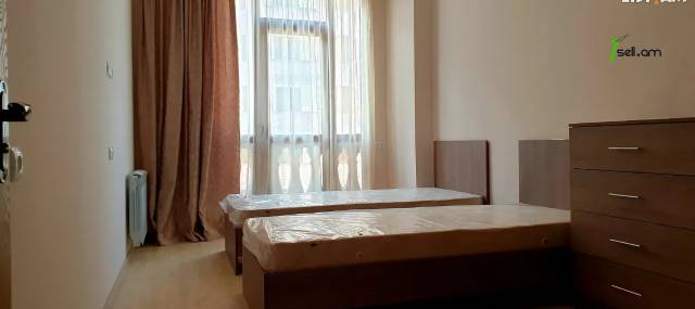 3 սենյականոց բնակարան նորակառույց շենքում Նիկողայոս Ադոնցի փողոցում, 92 ք.մ., բարձր առաստաղներ