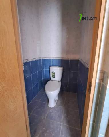 Մեկ հարկանի քարե տուն Ձորաղբյուրում, 1650 ք.մ., 2 սանհանգույց, կապիտալ վերանորոգված