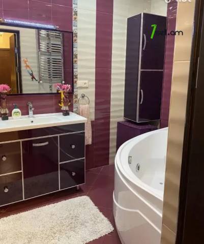 4 սենյականոց բնակարան նորակառույց շենքում Սասնա Ծռերի փողոցում, 111 ք.մ., 2 սանհանգույց