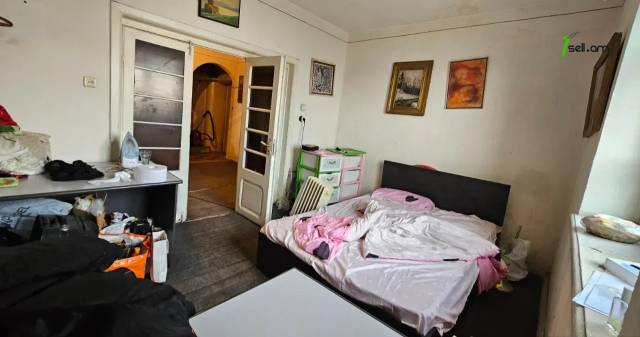 2 սենյականոց բնակարան Բաղրամյան պողոտայում, 68 քմ, 1/4 հարկ, բարձր առաստաղներ, քարե շենք