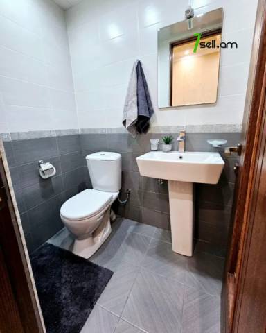 4 սենյականոց բնակարան Ամիրյան փողոցում, 130 ք.մ., նախավերջին հարկ, 2 սանհանգույց