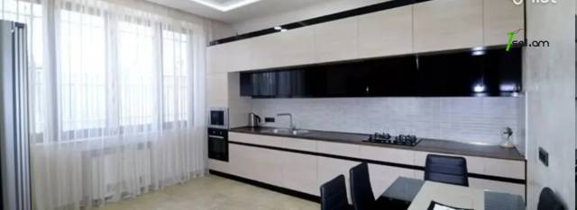 Երկու հարկանի տուն, Գ-1 թաղամաս Աջափնյակում, 280 ք.մ., 3+ սանհանգույց