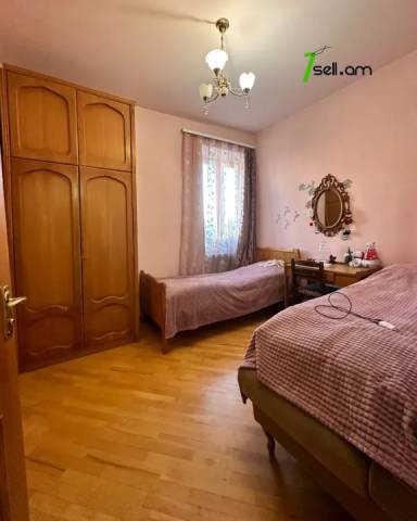 3 սենյականոց բնակարան Մարգարյան փողոցում, 75 ք.մ., 3/5 հարկ, կապիտալ վերանորոգված, քարե շենք