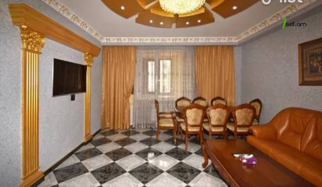 3 սենյականոց բնակարան նորակառույց շենքում Վիկտոր Համբարձումյան փողոցում, 120 ք.մ., 2 սանհանգույց