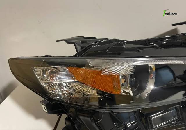 Mazda 3 Առջևի լուսարձակ ֆառ զույգ