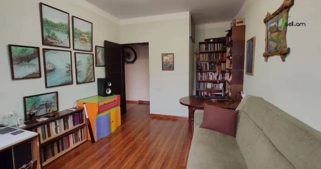 2 սենյականոց բնակարան Կիևյան փողոցում, 54 ք.մ., 2/5 հարկ, կապիտալ վերանորոգված, քարե շենք