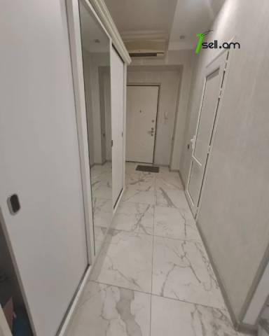 2 սենյականոց բնակարան Նալբանդյան փողոցում, 63 ք.մ., 1/5 հարկ, եվրովերանորոգված, քարե շենք