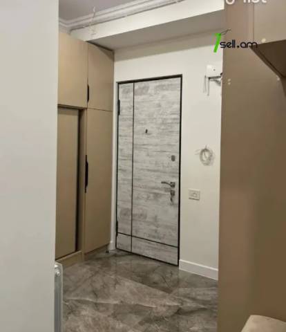 3 սենյականոց բնակարան նորակառույց շենքում Կարապետ Ուլնեցու փողոցում, 105 ք.մ., 9/16 հարկ