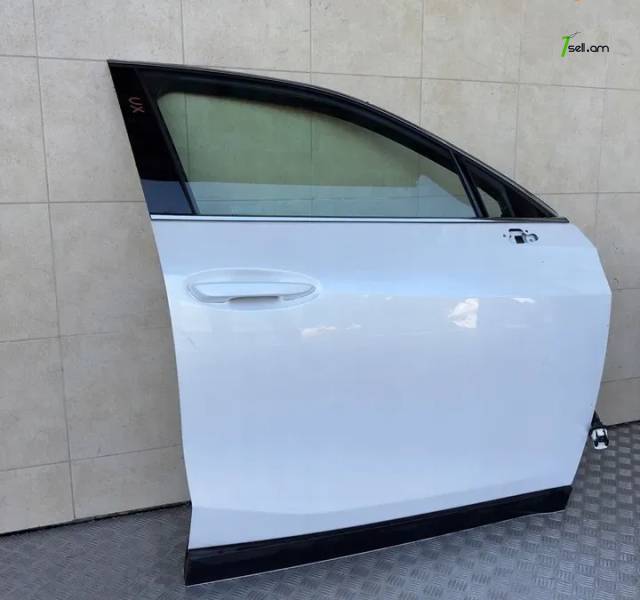 Lexus UX դիմացի աջ դուռ 2018-2024