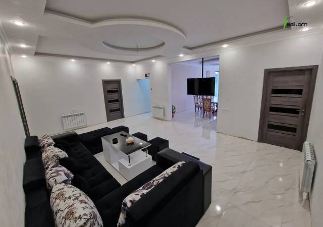 Մեկ հարկանի քարե տուն Էրեբունու փողոցում Էրեբունիում, 450 ք.մ., կապիտալ վերանորոգված