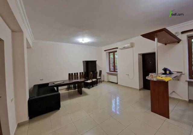 Երկու հարկանի քարե տուն Բաբայան փողոցում Արաբկիրում, 600 ք.մ., 3+ սանհանգույց, կապիտալ վերանորոգված