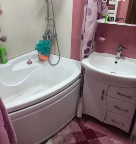 5 սենյականոց բնակարան Ավետիս Ահարոնյան փողոցում, 151 քմ, քարե շենք