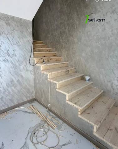 Երկու հարկանի տուն Մելքումով փողոցում Դավթաշենում, 190 քմ, 2 սանհանգույց