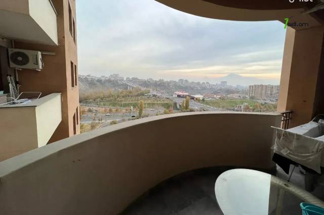 4 սենյականոց բնակարան նորակառույց շենքում Սասնա Ծռերի փողոցում, 112 ք.մ., 2 սանհանգույց