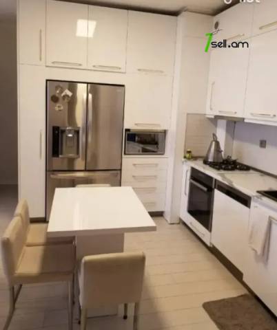 3 սենյականոց բնակարան նորակառույց շենքում Գրիբոյեդովի փողոցում, 77 քմ, 6/15 հարկ, 2 սանհանգույց