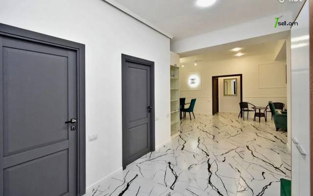 4 սենյականոց բնակարան նորակառույց շենքում, Paronyan St, 135 ք.մ., նախավերջին հարկ, 2 սանհանգույց