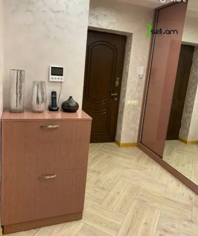 3 սենյականոց բնակարան Վարդանանց փողոցում, 68 քմ, 4/10 հարկ, կապիտալ վերանորոգված