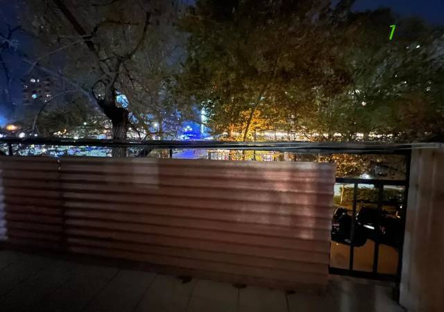 4 սենյականոց բնակարան Արամի փողոցում, 116 ք.մ., 2 սանհանգույց, մի քանի պատշգամբ, 2/5 հարկ, քարե շենք