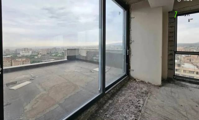 Ընդարձակ 5 սենյականոց բնակարան նորակառույց շենքում Արամ Խաչատրյան փողոցում, 305 ք.մ., 3+ սանհանգույց