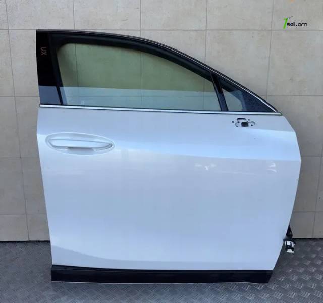 Lexus UX դիմացի աջ դուռ 2018-2024