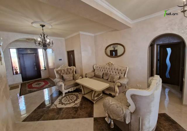 Երկու հարկանի քարե տուն Բագրևանդի 23-րդ փողոցում Նոր Նորքում, 800 ք.մ., 3+ սանհանգույց