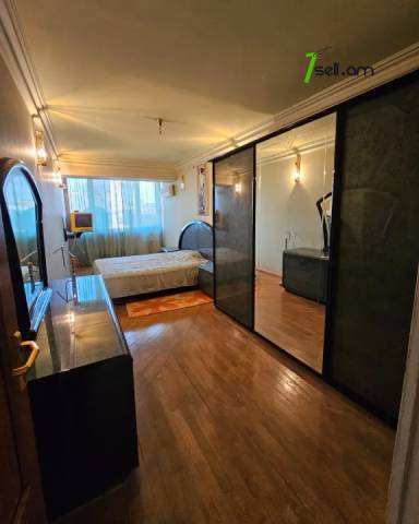 4 սենյականոց բնակարան Վարդանանց փողոցում, 140 ք.մ., 5/10 հարկ, 2 սանհանգույց, կապիտալ վերանորոգված