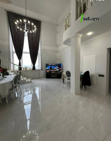 Երկու հարկանի քարե տուն Գևորգ Հովսեփյանի փողոցում Նորք Մարաշում, 282 քմ, 2 սանհանգույց