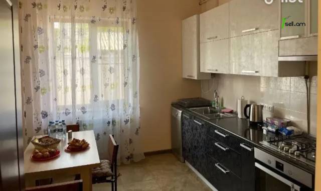 Երկու հարկանի քարե տուն, P. Sevak St Ավանում, 180 ք.մ., 3+ սանհանգույց