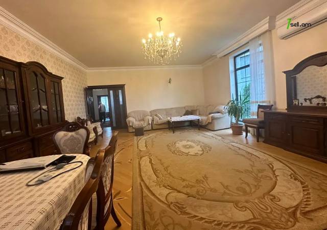 Մեկ հարկանի քարե տուն Բագրևանդի 42-րդ փողոցում Նոր Նորքում, 1100 քմ, 3+ սանհանգույց