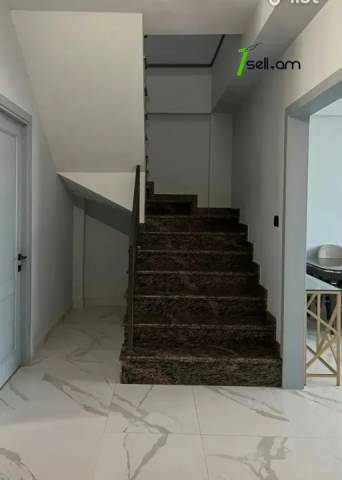 4 սենյականոց բնակարան նորակառույց շենքում Բագրևանդի փողոցում, 150 ք.մ., 3+ սանհանգույց