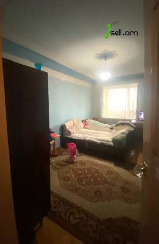 4 սենյականոց բնակարան Կիևյան փողոցում, 110 ք.մ., բարձր առաստաղներ, 3/5 հարկ, քարե շենք