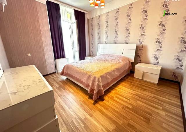 3 սենյականոց բնակարան նորակառույց շենքում Արամի փողոցում, 138 ք.մ., 2 սանհանգույց, բարձր առաստաղներ