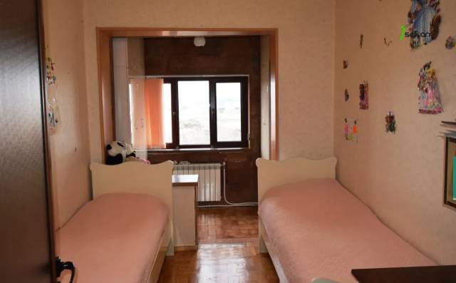 Երկու հարկանի քարե տուն, Մուշ 2 թաղամաս Գյումրիում, 161 ք.մ., 3+ սանհանգույց, եվրովերանորոգված