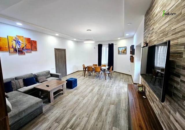 Երեք հարկանի տուն Ղափանցյան փողոցում Արաբկիրում, 500 ք.մ., 2 սանհանգույց, եվրովերանորոգված