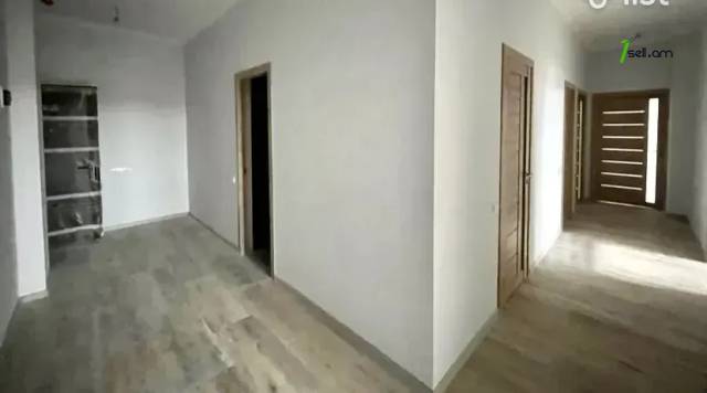 3 սենյականոց բնակարան նորակառույց շենքում Մոնթե Մելքոնյան փողոցում, 101 ք.մ., նախավերջին հարկ