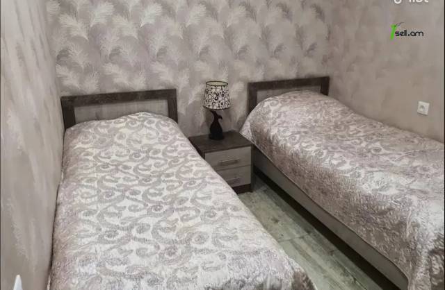 3 սենյականոց բնակարան Եզնիկ Կողբացու փողոցում, 50 ք.մ., դիզայներական ոճով վերանորոգված