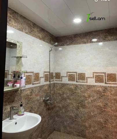 2 սենյականոց բնակարան Գուսան Շերամի փողոցում, 56 ք.մ., նախավերջին հարկ, մասնակի վերանորոգում