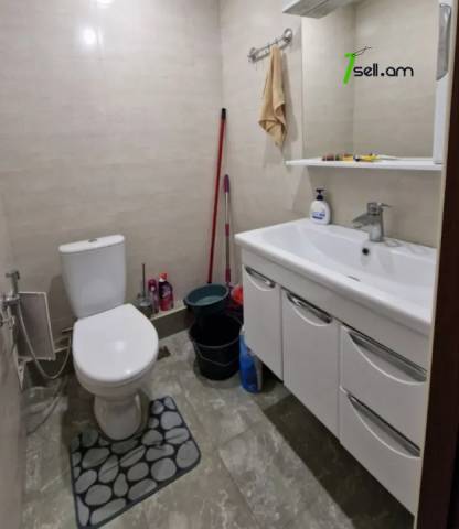 4 սենյականոց բնակարան Նիկոլ Դումանի փողոցում, 130 ք.մ., 4/14 հարկ, կապիտալ վերանորոգված