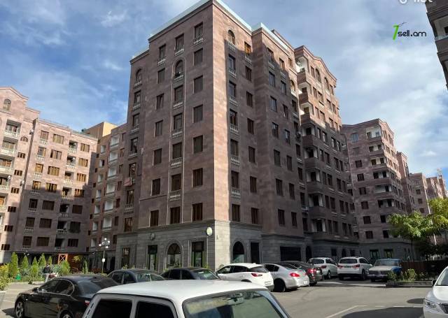 4 սենյականոց բնակարան նորակառույց շենքում Ադոնցի փողոցում, 124 ք.մ., 2 սանհանգույց, բարձր առաստաղներ