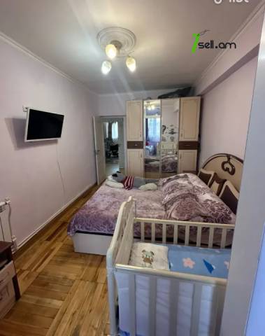 3 սենյականոց բնակարան, Ավան-Առինջ 1-ին միկրոշրջան, 82 քմ, նախավերջին հարկ, եվրովերանորոգված