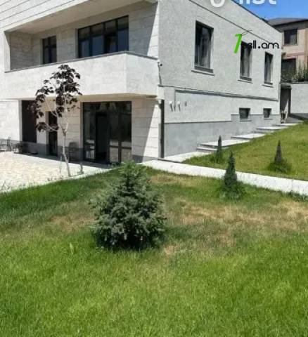 Երկու հարկանի քարե տուն Բագրևանդի փողոցում Նոր Նորքում, 550 ք.մ., 3+ սանհանգույց